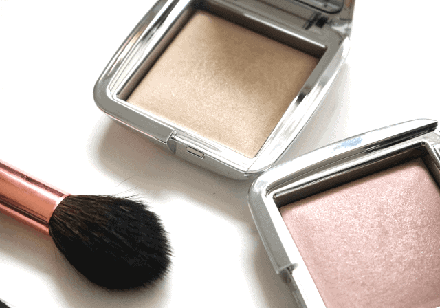 Hourglass Ambient Strobe Lighting Powder in Brilliant and Iridescent 