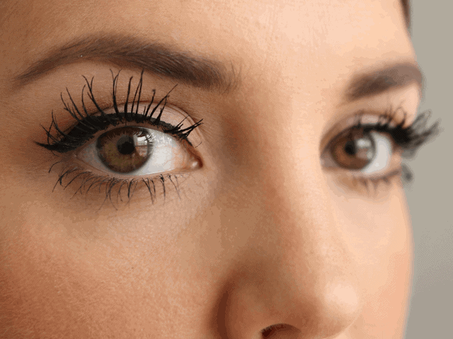 Mascara Monday: Grandiose Extreme Mascara Girl Loves