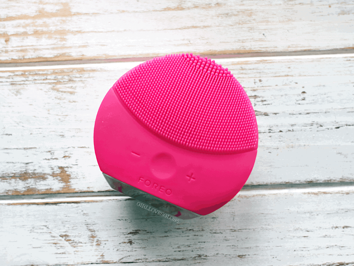 Beauty Tech: Foreo Luna Mini 2 Review • Girl Loves Gloss