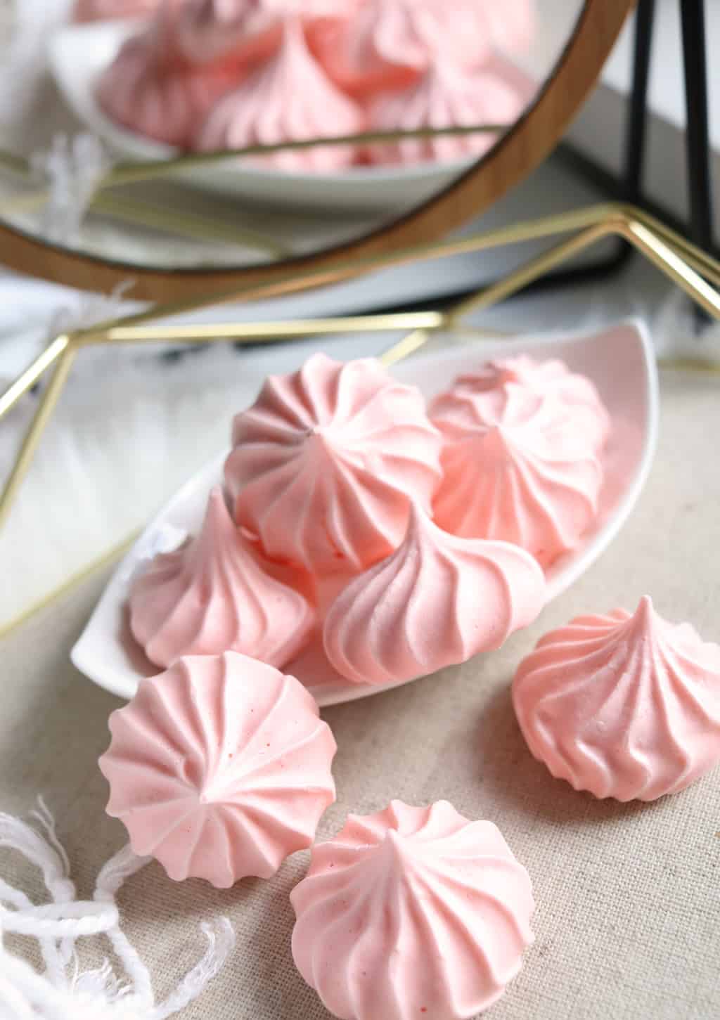 Easy Vegan Meringues made with aquafaba